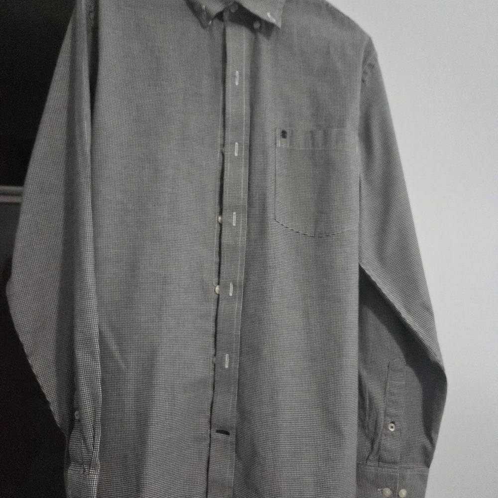 Izod Men's Black and White Checkered Button-Down Shirt